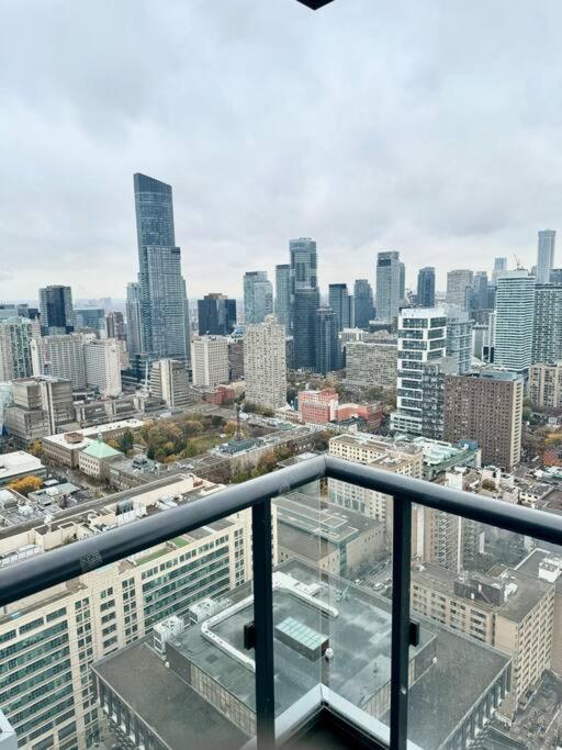 Cozy Condo Near Eatoncentre Mall Toronto Ngoại thất bức ảnh