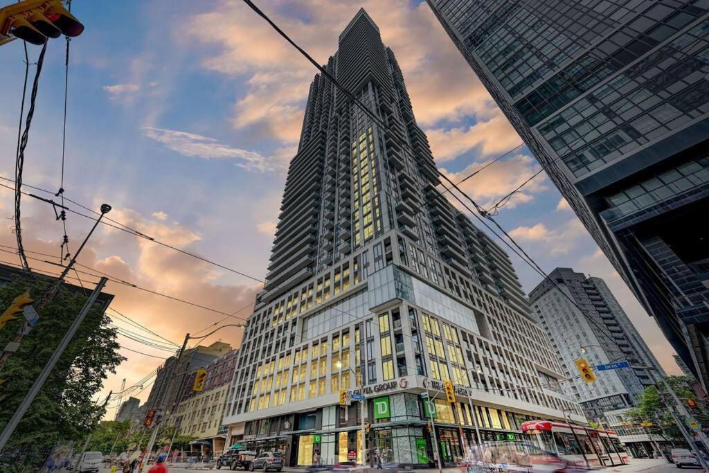 Cozy Condo Near Eatoncentre Mall Toronto Ngoại thất bức ảnh